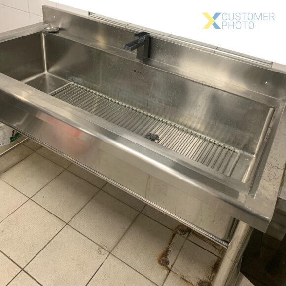 Potipesuvalamu Roostevaba Teras 1-Kausiga Pritsmekaitsega 1500X700X900Mm Ümarad Jalad | Adexa Psr15070 - Image 2