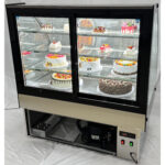 Demo ekspositsiooni külmik kaardus esiküljega 290 liitrit 3 riiulit Must ja roostevaba teras | Adexa HL900S3 - Image 2