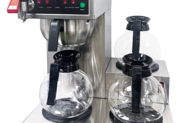 Kommertslik filterkohvimasin kuuma vee dosaatori ja automaatse täitmisega, 3 kuumutusplaati | Adexa FRB286